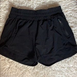 size 6 tracker short 4”